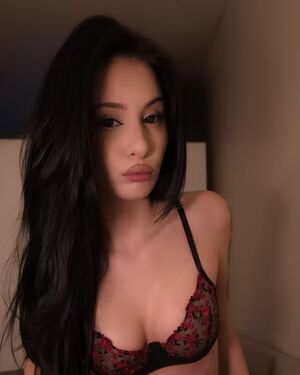 Ariana Lopes Nude Photos photo 8