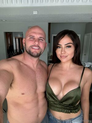 Reisky Nude Photos photo 25