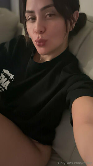 Reisky Nude Photos photo 31