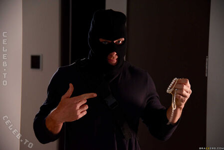Sarah Banks Nude Photos photo 49