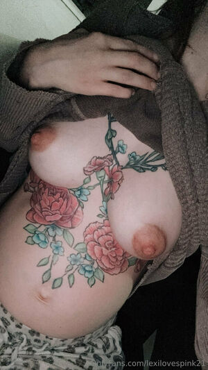 Lexilovespink21 Nude Photos photo 2