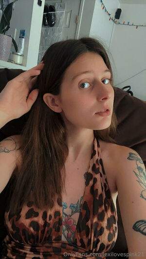 Lexilovespink21 Nude Photos photo 16
