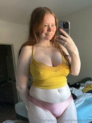 Cherrylovebombb Nude Photos photo 123