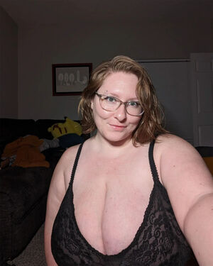 Titlaser Nude Photos photo 39