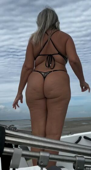 Momof5Booty Nude Photos photo 42