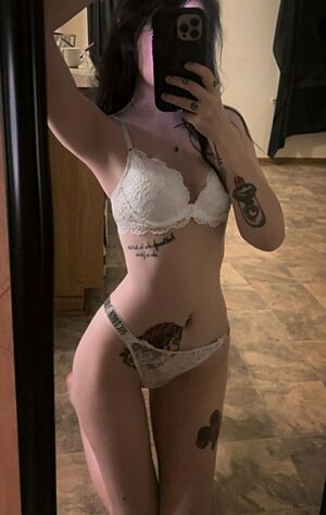 Alyssakellner Nude Photos photo 2