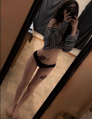 Alyssakellner Nude Photos photo 6