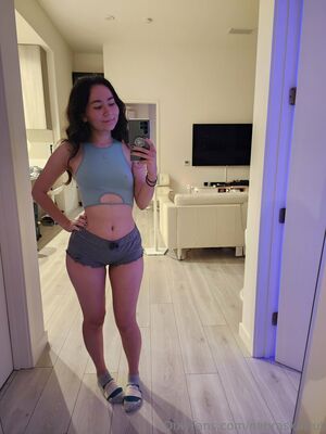 Yunaof Nude Photos photo 21