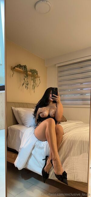 Exclusive_laura Nude Photos photo 3