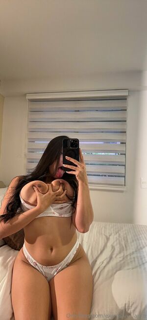 Exclusive_laura Nude Photos photo 10