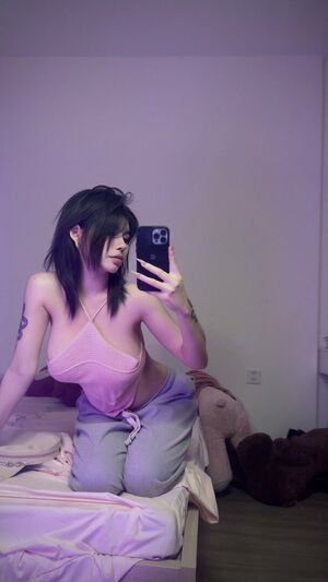 Kim Yen Thor Nude Photos photo 55