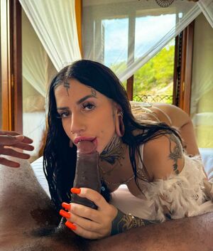 Laetitia Versace Nude Photos photo 9