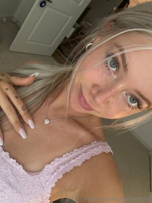LilyyyMonroee Nude Photos photo 60
