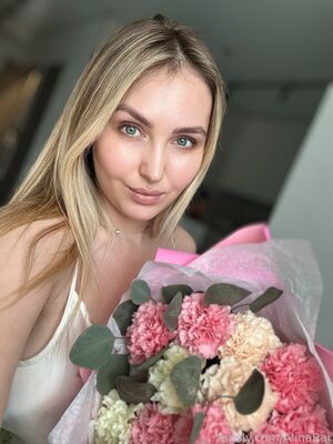Alinarai Nude Photos photo 147