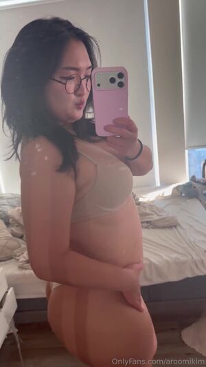 Aroomi Kim Nude Photos photo 5