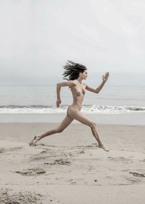 Kendall Jenner Nude Photos photo 15