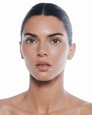 Kendall Jenner Nude Photos photo 45