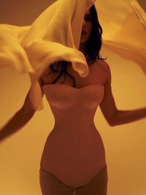 Kendall Jenner Nude Photos photo 57