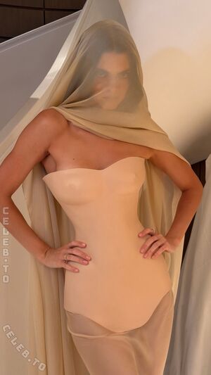 Kendall Jenner Nude Photos photo 104
