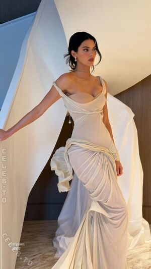 Kendall Jenner Nude Photos photo 107