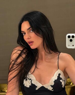 Kendall Jenner Nude Photos photo 124