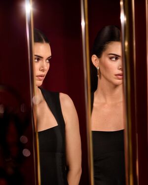 Kendall Jenner Nude Photos photo 193