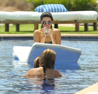 Kendall Jenner Nude Photos photo 253
