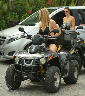 Kendall Jenner Nude Photos photo 285
