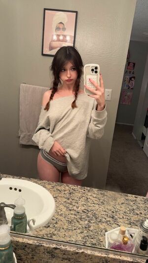 Llampinq Nude Photos photo 9