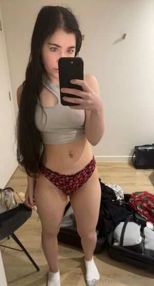 Alinacb Nude Photos photo 9