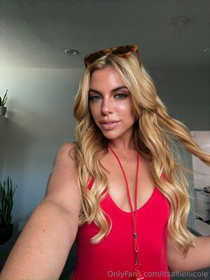 Itsallienicole Nude Photos photo 11