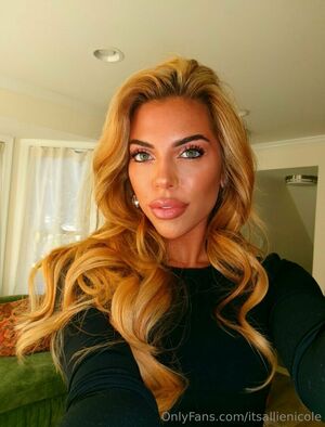 Itsallienicole Nude Photos photo 13
