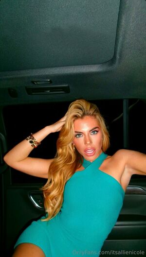 Itsallienicole Nude Photos photo 15