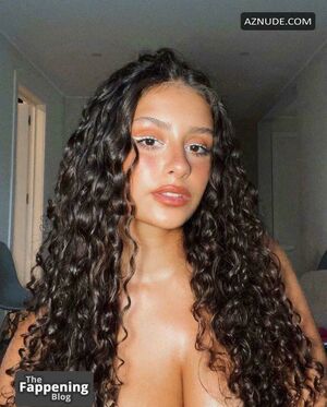 Debora Gomes Nude Photos photo 10
