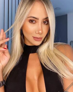 Maria Giraldo Nude Photos photo 1
