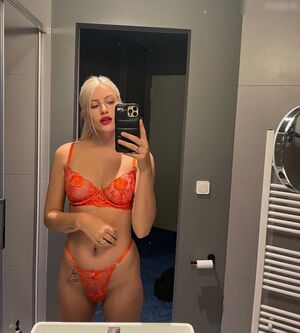 Blondyqueen Nude Photos photo 1