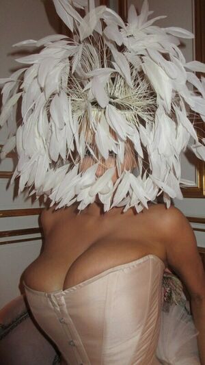 Bianca Censori Nude Photos photo 8