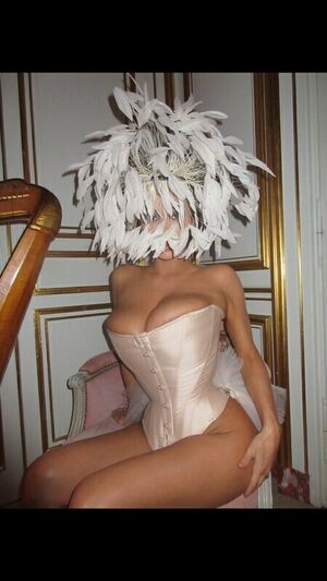 Bianca Censori Nude Photos photo 10