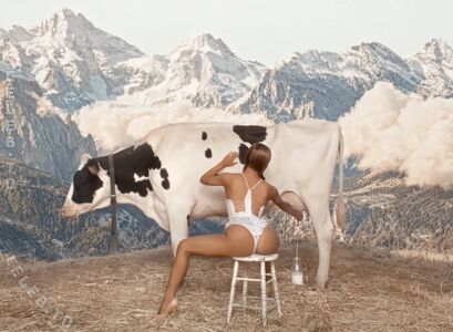 Bianca Censori Nude Photos photo 99