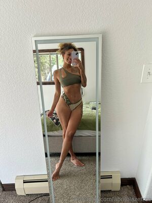 Aprilblazefree Nude Photos photo 31