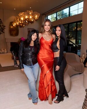 Kim Kardashian Nude Photos photo 7