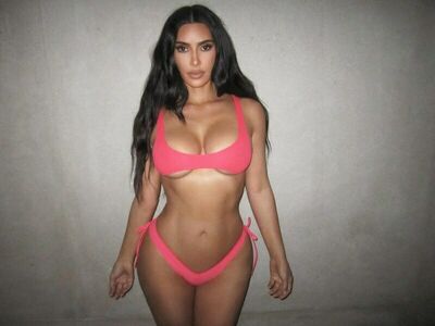 Kim Kardashian Nude Photos photo 30
