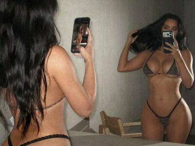 Kim Kardashian Nude Photos photo 34