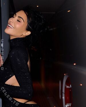 Kim Kardashian Nude Photos photo 89