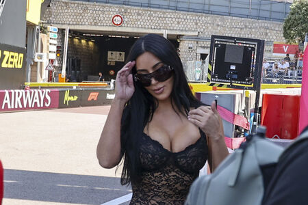 Kim Kardashian Nude Photos photo 110