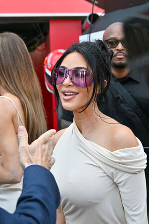 Kim Kardashian Nude Photos photo 143