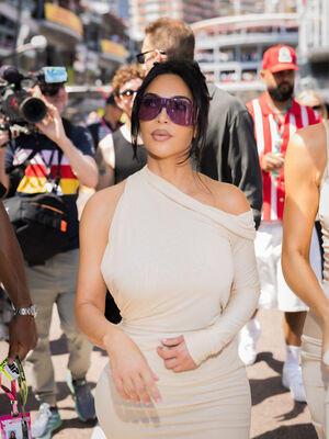 Kim Kardashian Nude Photos photo 155