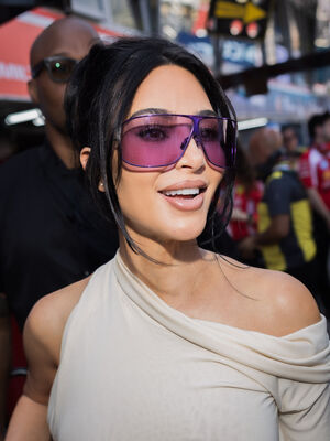 Kim Kardashian Nude Photos photo 160
