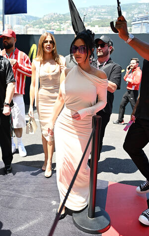 Kim Kardashian Nude Photos photo 167