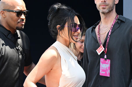 Kim Kardashian Nude Photos photo 169
